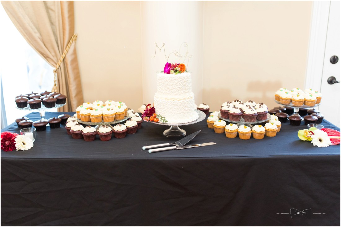 Crosskeys Vineyards Wedding - cakes and cupcakes
